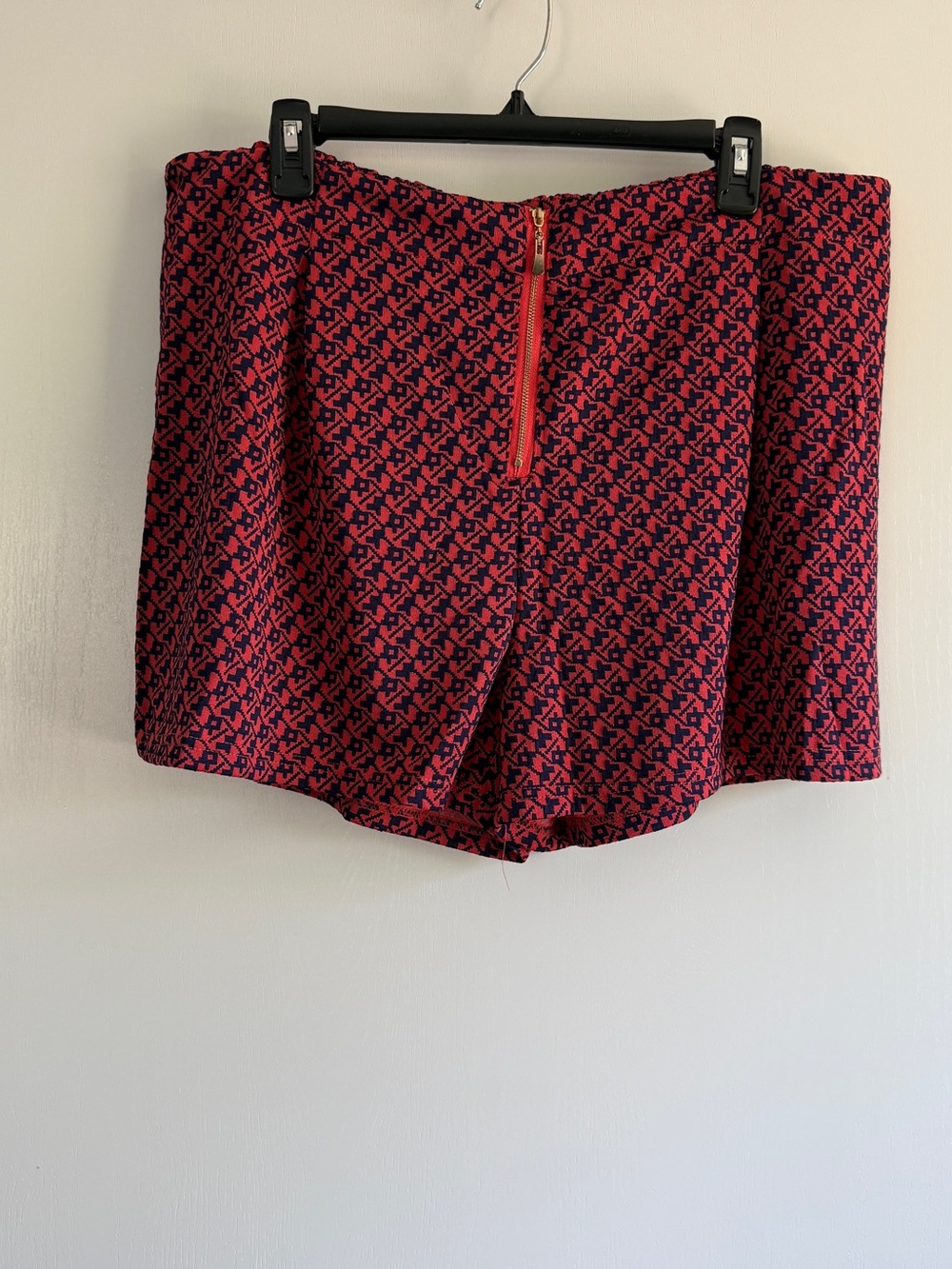 Zenobia Plus Size Burgundy Patterned Zip-Front Shorts Stretchy Comfort Classy